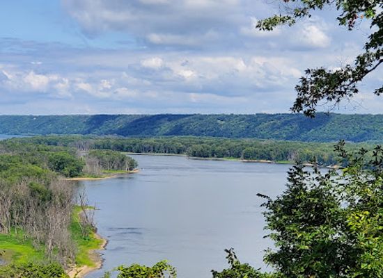iowa/driftless-area/attraction/mississippi-river-scenic-overlook