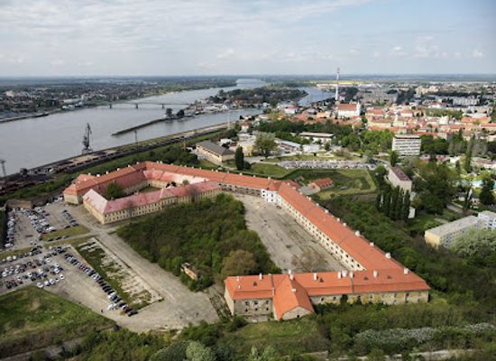 hungary/csallokoz/attraction/fortress-komarno