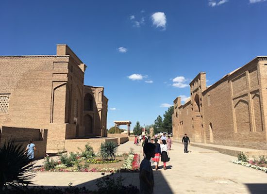 afghanistan/ghor/attraction/sultan-saodat-mausoleum