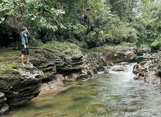 ecuador/sucumbios-region/attraction/tinajas-del-rio-anzu