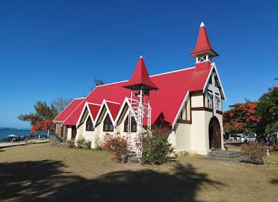 mauritius/flic-en-flac/attraction/notre-dame-auxiliatrice-de-cap-malheureux
