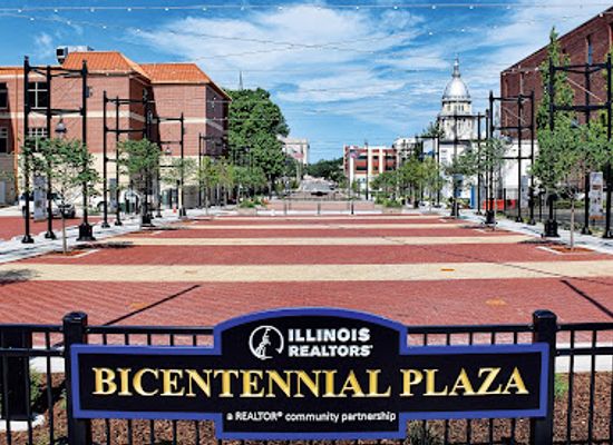 illinois/springfield/attraction/bicentennial-plaza