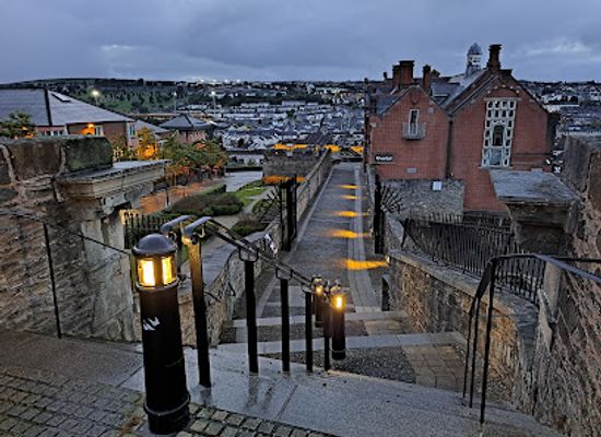 united-kingdom/londonderry/landmark/the-derry-walls