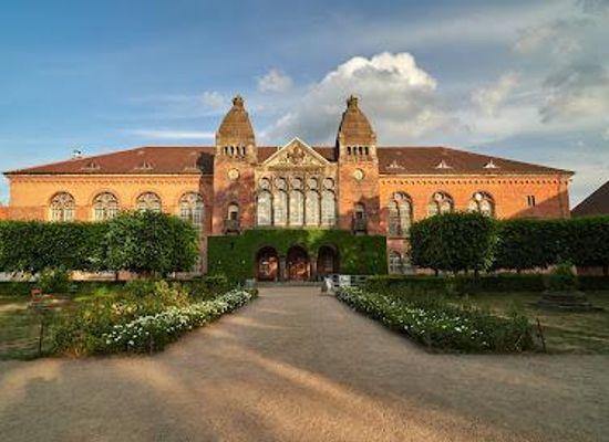 denmark/copenhagen/attraction/garden-of-the-royal-library