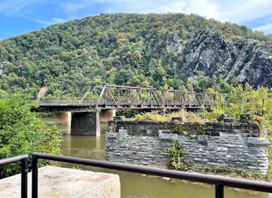 west-virginia/harpers-ferry-national-historical-park/attraction/original-site-robert-harper-s-ferry