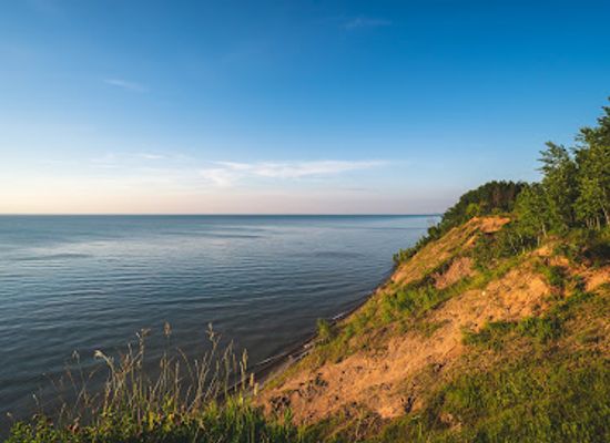 wisconsin/eastern-ridges-and-lowlands/attraction/lion-s-den-gorge-nature-preserve