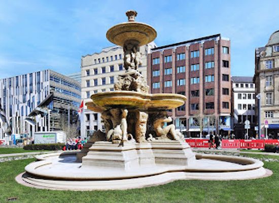germany/dusseldorf/attraction/cornelius-brunnen-dusseldorf