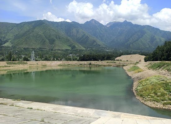 india/kashmir-valley/attraction/harwan-garden