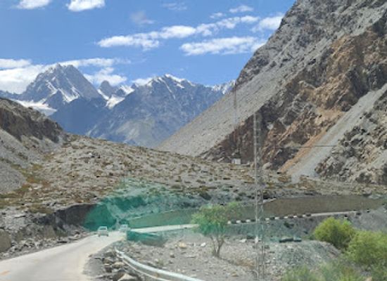 pakistan/hunza-valley/attraction/karakoram-highway-monument-fwo