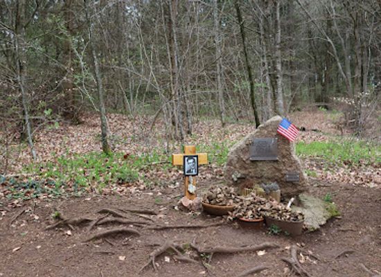 germany/eifel/attraction/gedenkstein-an-der-hustley