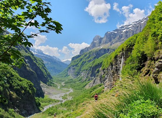 france/french-alps/attraction/cirque-du-fer-a-cheval