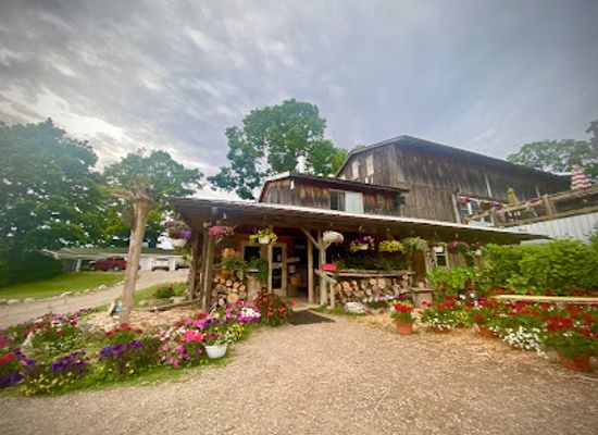 michigan/harbor-springs/attraction/pond-hill-farm
