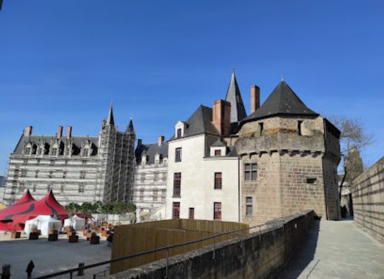 france/nantes/quartier-de-la-creation/attraction/chateau-des-ducs-de-bretagne