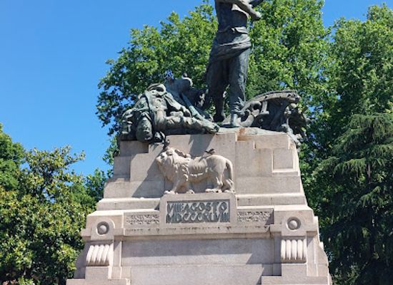 italy/emilia-romagna/attraction/monumento-ai-caduti-del-viii-agosto-1848