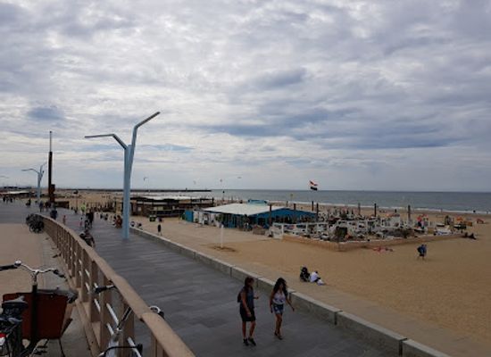 netherlands/delfland/attraction/green-lighthouse-southern-pier