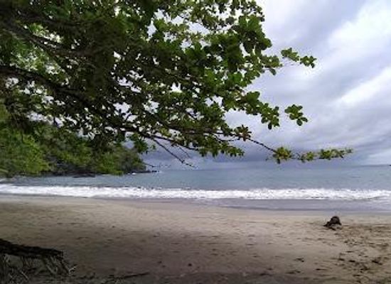 sao-tome-and-principe/caue/attraction/praia-micondo
