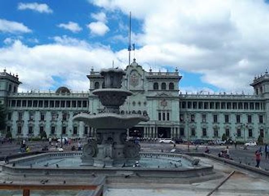 guatemala/pacific-lowlands/attraction/plaza-de-la-constitucion