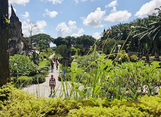 laos/xieng-khouang-plateau/attraction/buddha-park-wat-xieng-khouane-luang