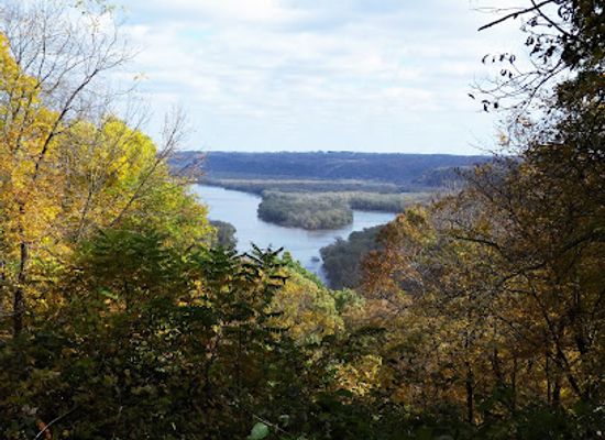 wisconsin/kickapoo-valley/attraction/wyalusing-hardwood-forest
