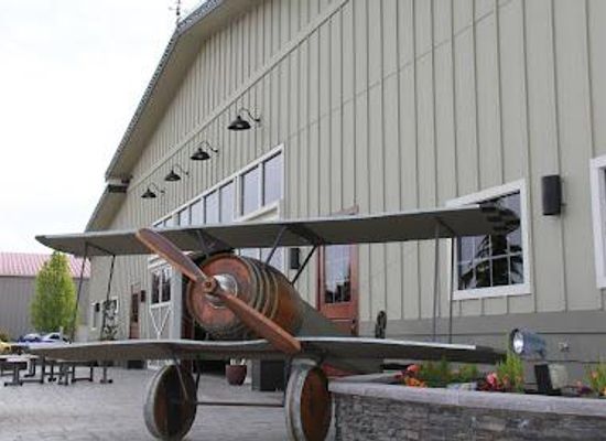 washington/puget-sound/attraction/airfield-estates-winery-woodinville-tasting-room