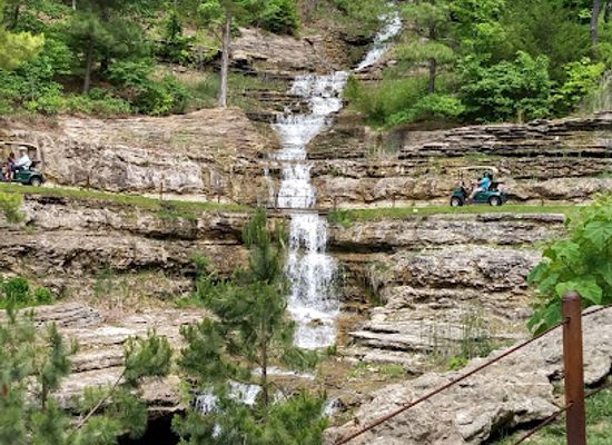 missouri/ozarks/attraction/talking-rocks-cavern
