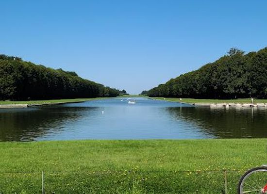 france/ile-de-france/attraction/grand-canal-of-versailles
