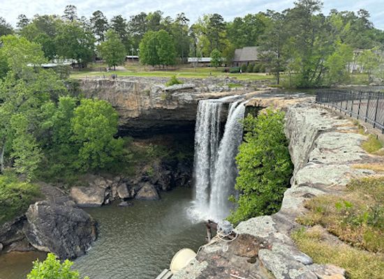 alabama/gadsden/attraction/noccalula-falls