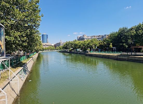 romania/bucharest/cismigiu/attraction/izvor-park