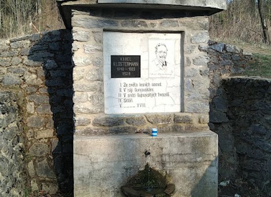 czechia/moravian-karst/attraction/klostermannova-fountain