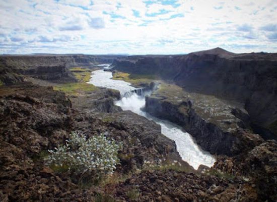 iceland/vatnajokull-national-park/attraction/rettarfoss
