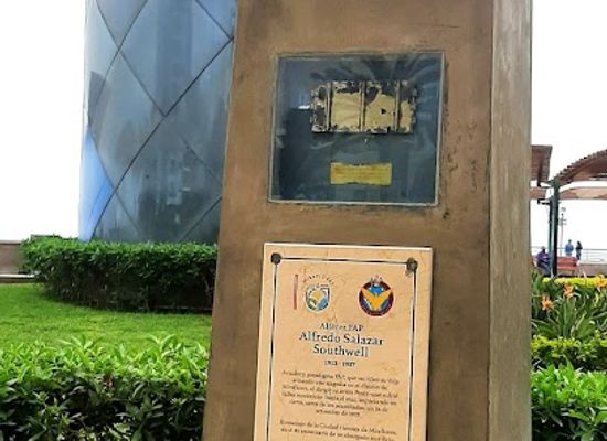 peru/callao/attraction/monumento-a-alfredo-salazar