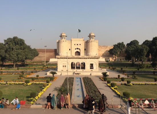 pakistan/central-punjab/attraction/hazuri-bagh