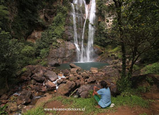 indonesia/labuan-bajo/attraction/cunca-rami-waterfall