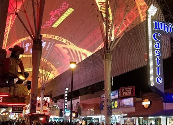 nevada/north-las-vegas/attraction/axehole-vegas-axe-throwing-bar