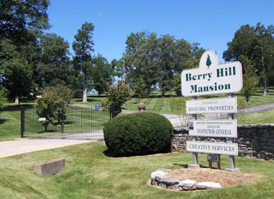kentucky/frankfort/attraction/berry-hill-mansion