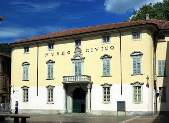 italy/brianza/attraction/palazzo-giovio