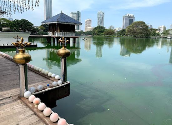 sri-lanka/colombo-district/attraction/gangaramaya-temple