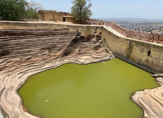 india/jaipur/attraction/step-well-of-nahargarh-fort-jaipur