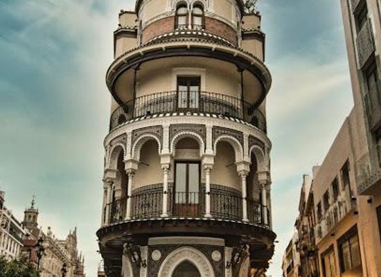 spain/seville/attraction/edificio-de-la-adriatica