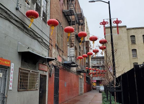 california/oakland/attraction/hang-ah-lanterns