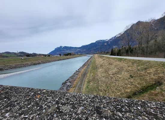 liechtenstein/ruggell-region/attraction/1-rheinbrucke-zwischen-schweiz-und-lichtenstein