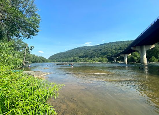west-virginia/harpers-ferry-national-historical-park/attraction/halls-island