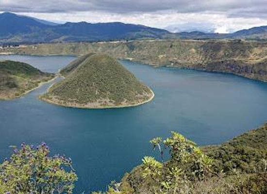 ecuador/ibarra/attraction/laguna-cuicocha