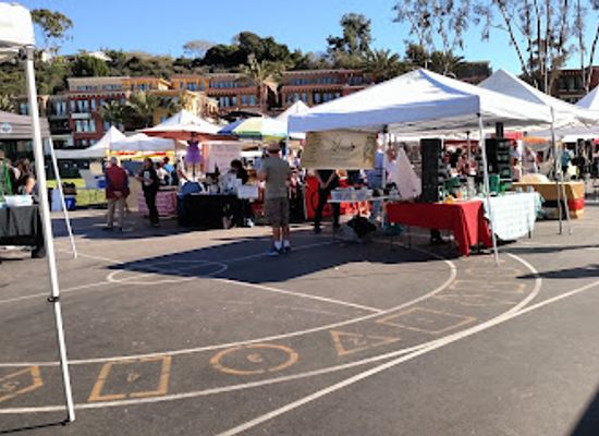 california/la-jolla/attraction/la-jolla-open-aire-farmers-market