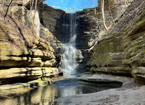 illinois/rock-river-valley/attraction/matthiessen-lake-waterfall