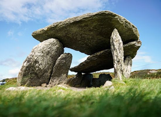 ireland/mizen-head/attraction/altar-wedge-tomb