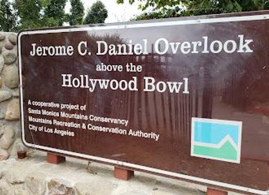 california/inglewood/attraction/jerome-c-daniel-overlook-above-the-hollywood-bowl