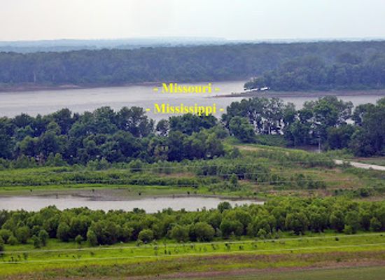 illinois/river-bend/attraction/lewis-clark-confluence-tower