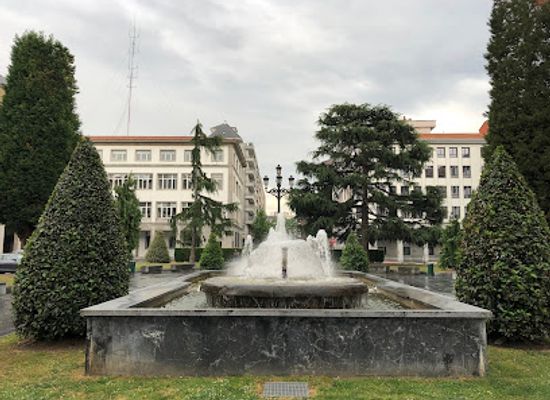 spain/asturias/attraction/fuente-de-la-plaza-espana