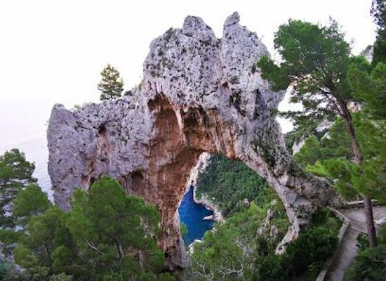 italy/capri/attraction/natural-arch